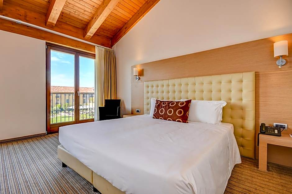 Hotel Parchi Del Garda