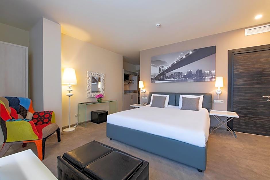 Photo 1 of 7 of Premier Suite