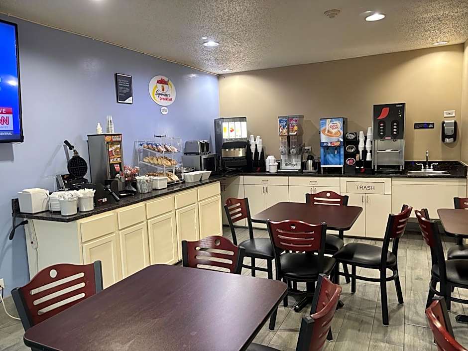 Super 8 by Wyndham Mundelein/Libertyville Area