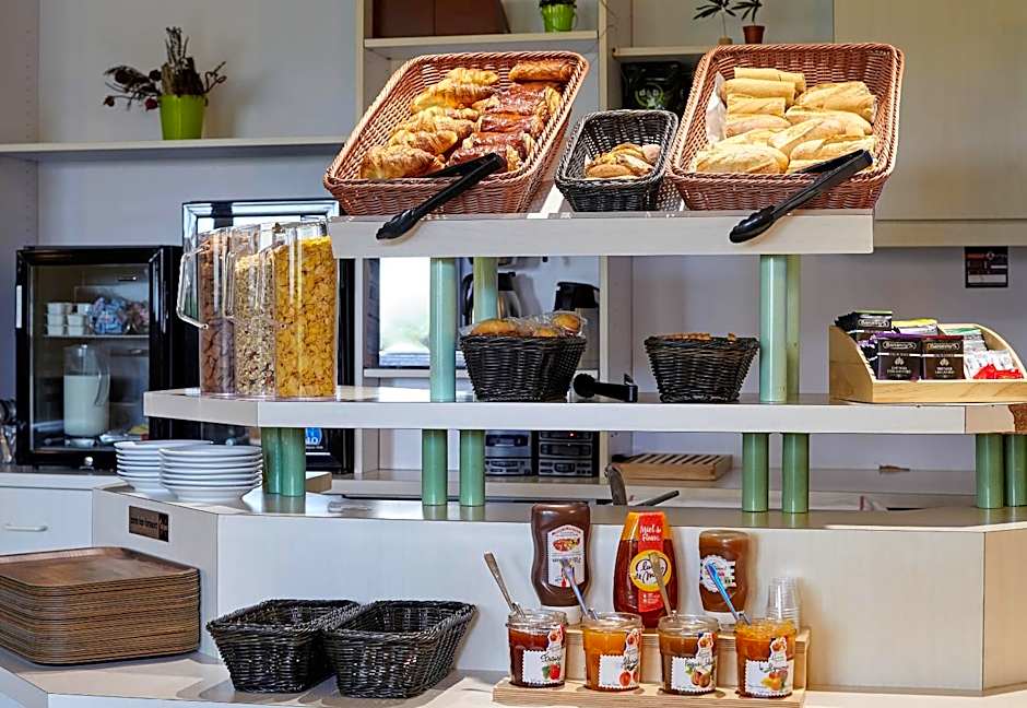 B&B HOTEL Saclay