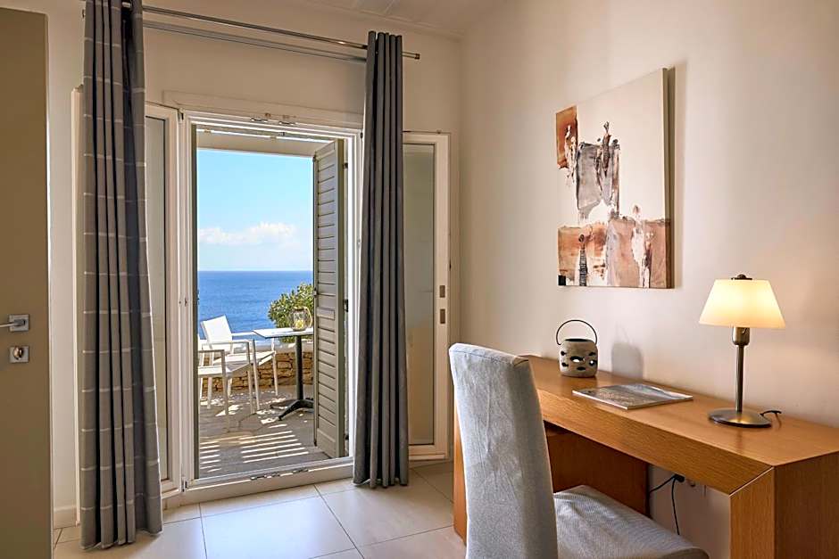 Photo 1 of 11 of Deluxe Suite, Poolside, Sea View