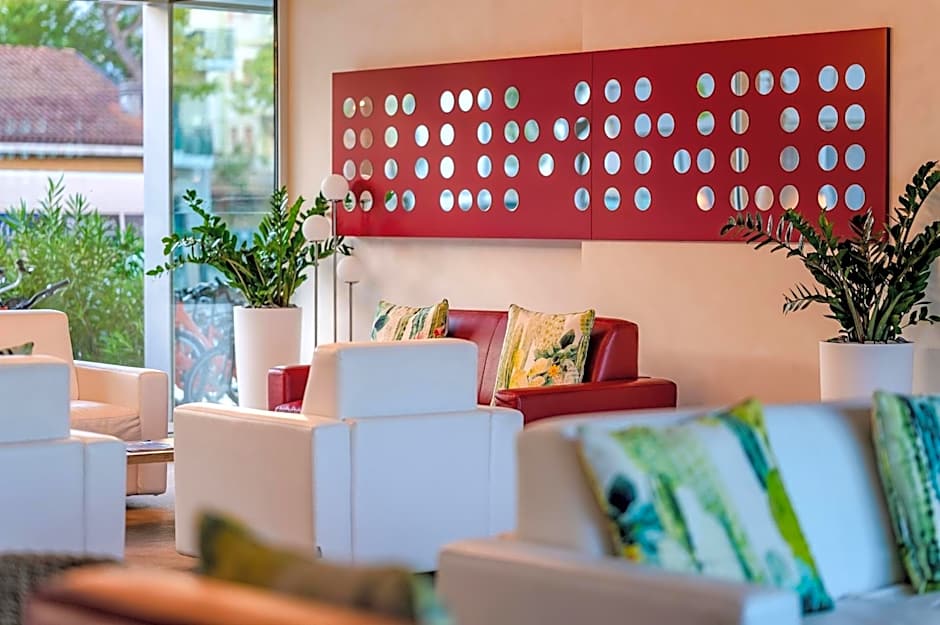Domino Suite Hotel & Residence