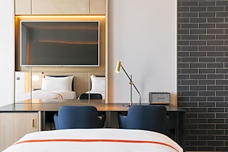 Cozy Twin Room