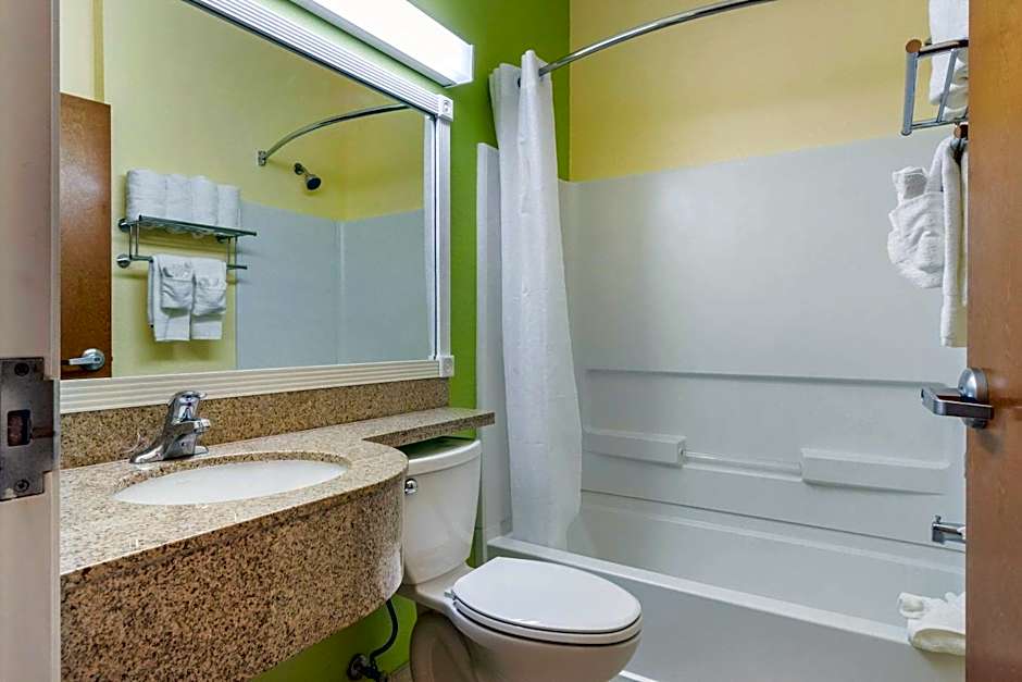 Quality Inn & Suites Lehigh Acres Fort Myers