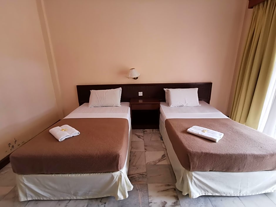 OYO 89972 Borneo Paradise Beach Hotel