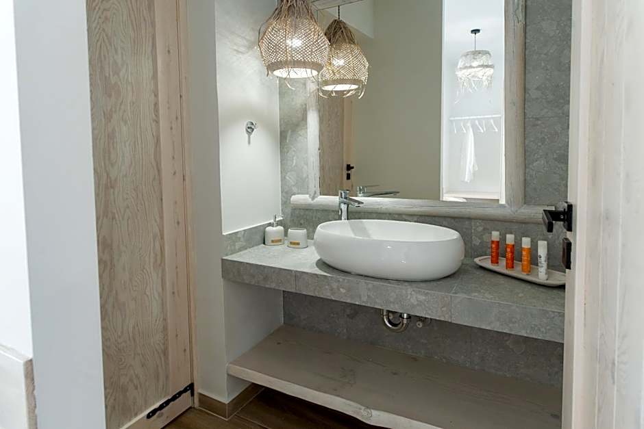 Aesthisis Sensational Accommodation