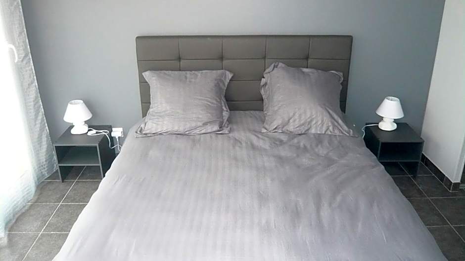 Chambres d'hôtes, B&B climatisées LA BORRELLIENNE