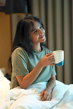 Deluxe Guest Room, 1 King, City View