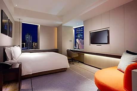 Premium King Room with Landmark View