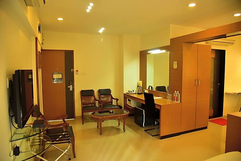 Hi 5 Hotel & Experience