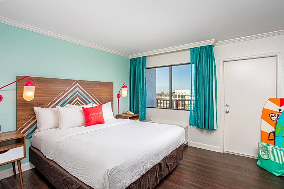 Beachside Hotel and Suites