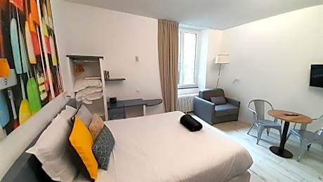 Large Double Room Courtyard Side