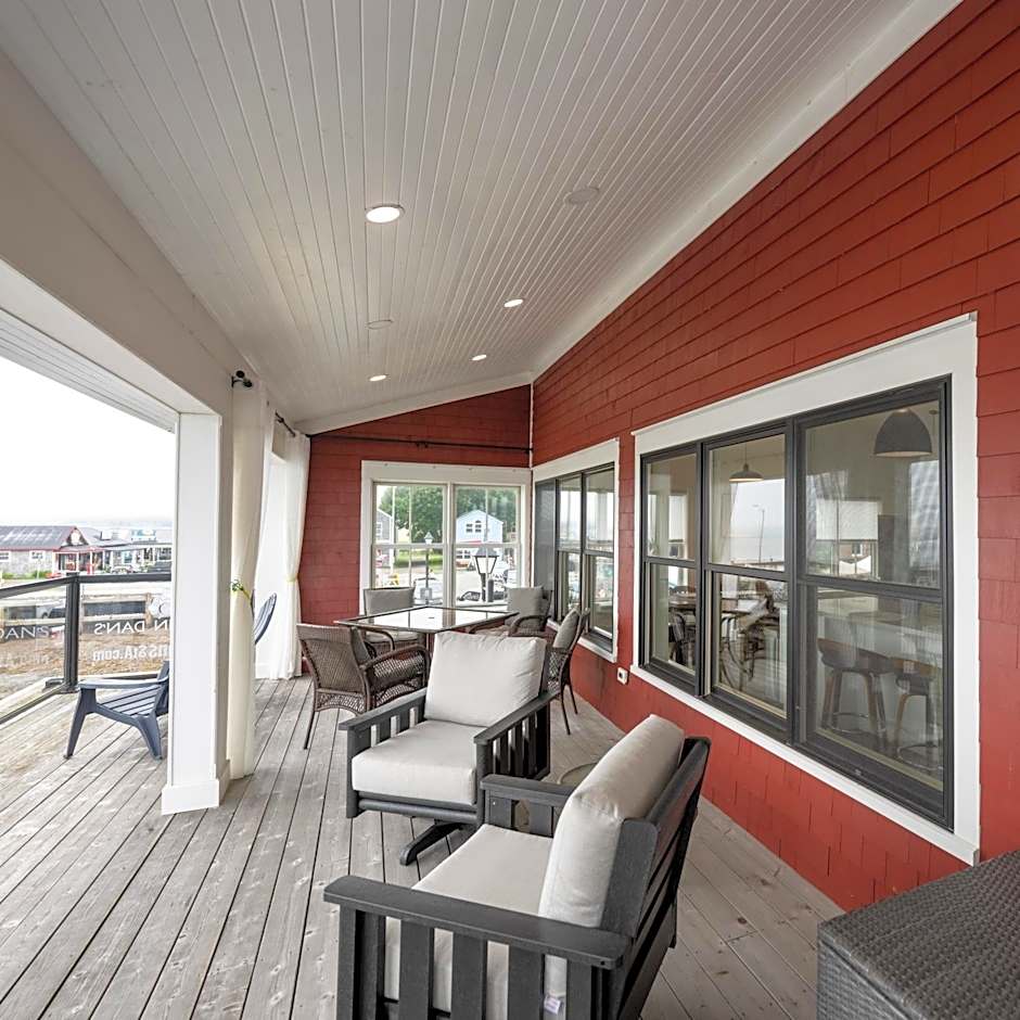 Captain Dan's Sunset Suite