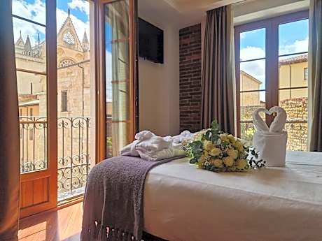 Queen Room with Balcony