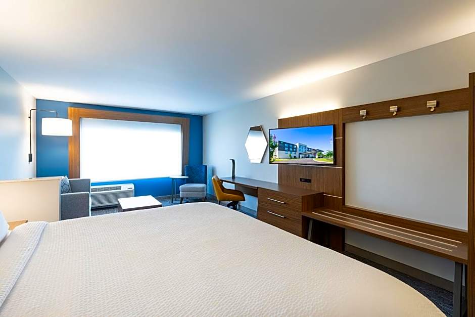 Holiday Inn Express & Suites Greenwood North By IHG