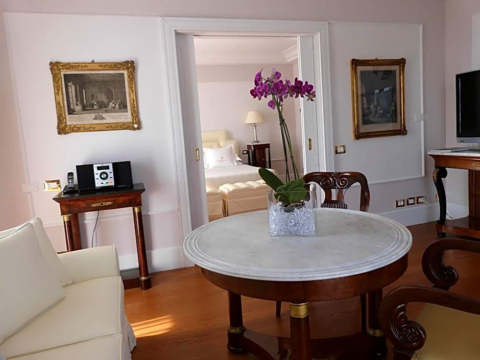 Photo 1 of 12 of Suite, Sea View