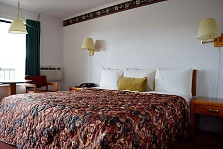 King Room - Non-Smoking (2 Adults)