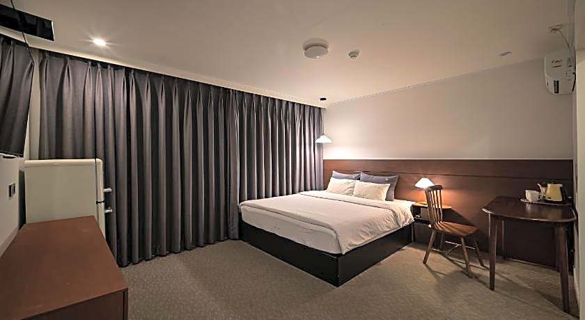 B. Cent Hotel Busan Station