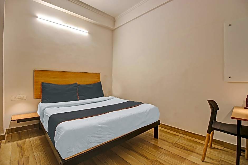Super OYO Townhouse 702 Kachnar House Vikas Nagar – Lucknow, 