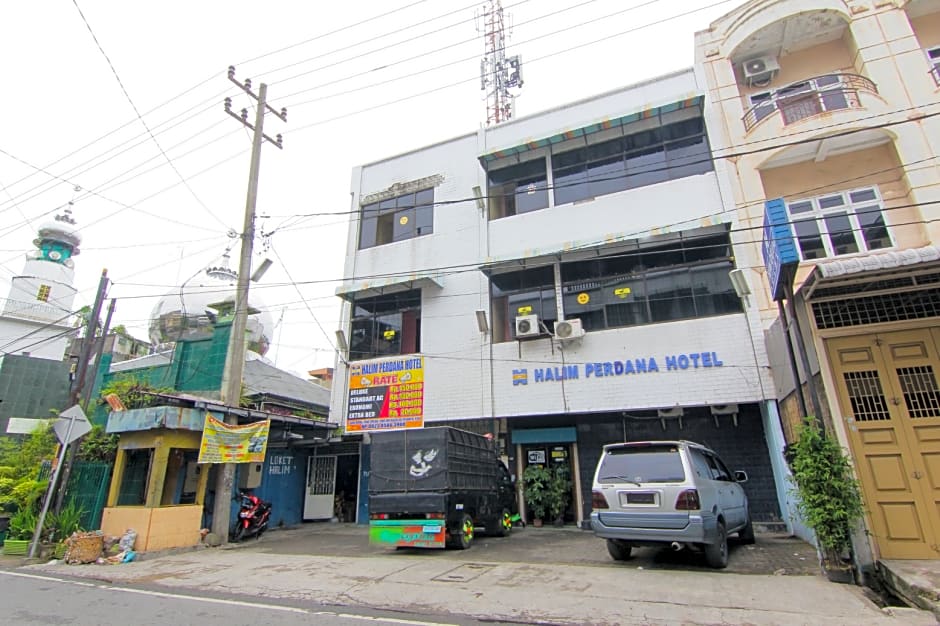 Hotel Halim Perdana by ZUZU