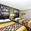 Super 8 by Wyndham Fairmont