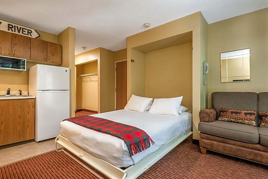 Grand Summit Hotel