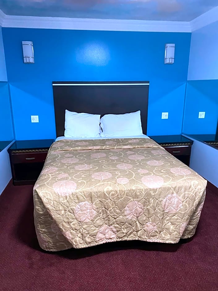 Golden West Manor Motel
