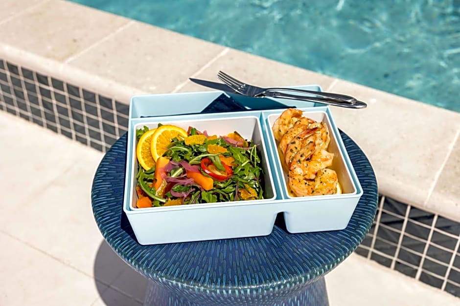 The Hiatus Clearwater Beach, Curio Collection by Hilton