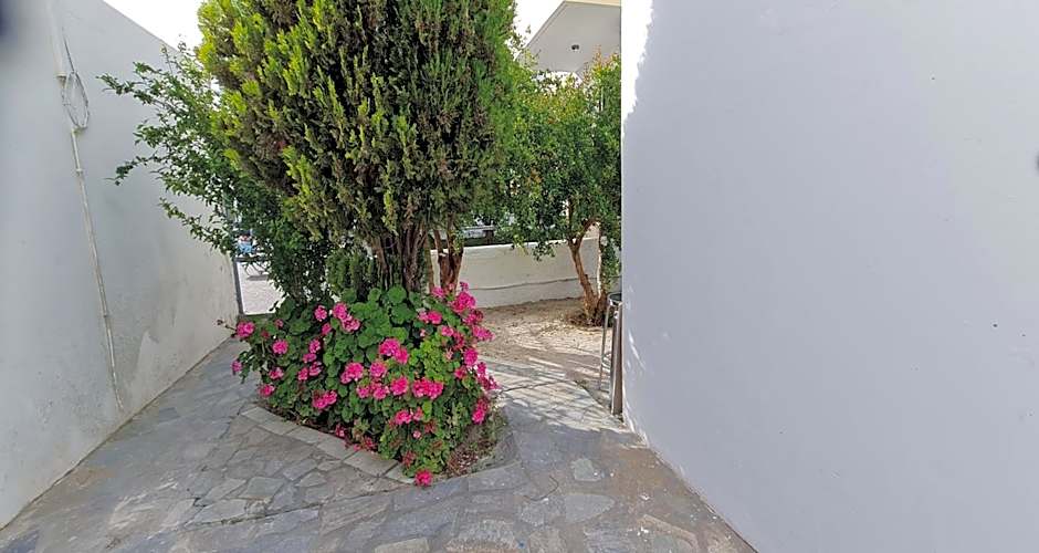 JP Pool & Apartments