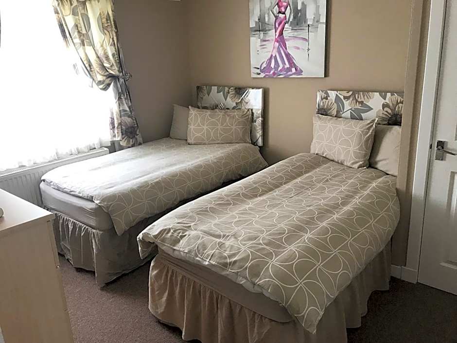 Red Deer Village Holiday Park - 2 Bedroom, Self-Catering Chalet