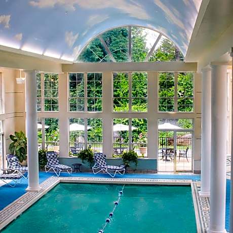 Senator Inn & Spa