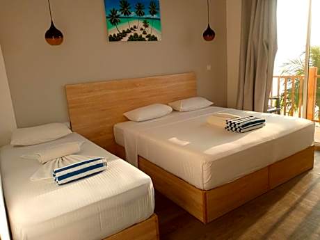 Triple Room with City View