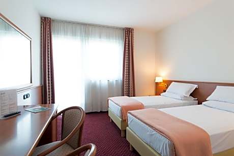 Economy Twin Room