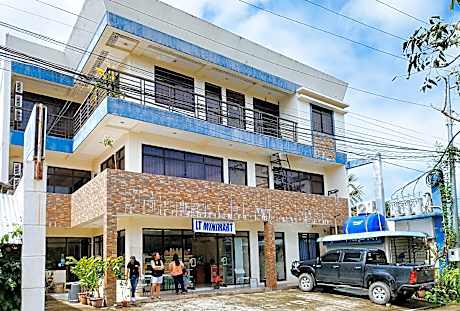 RedDoorz @ La Trinidad Pension House Aklan