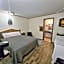 Cedar Wood Inn