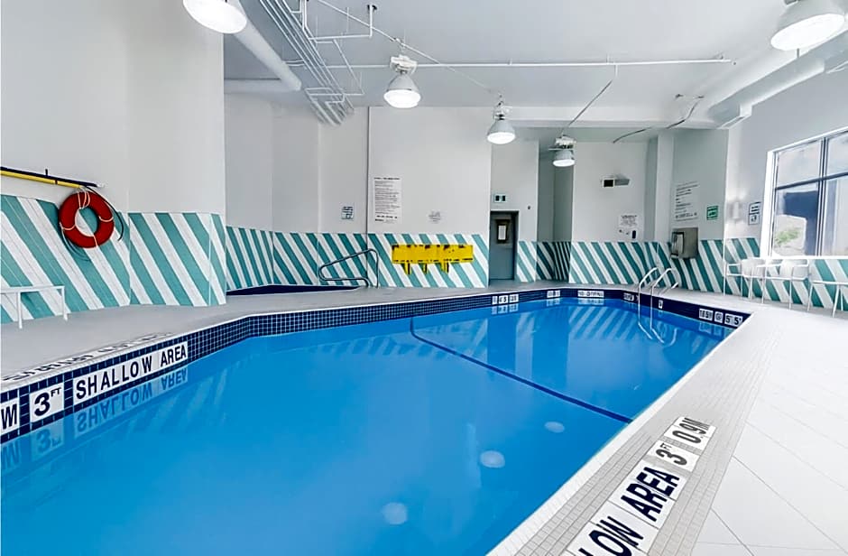 Holiday Inn & Suites Mississauga West / Meadowvale By IHG