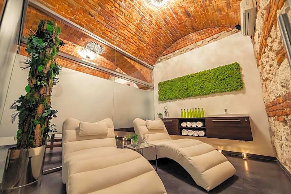 Queen Boutique Hotel