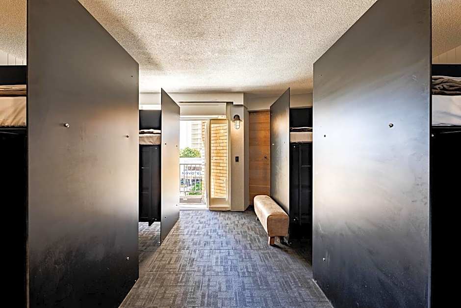 Bunk Surfers Paradise