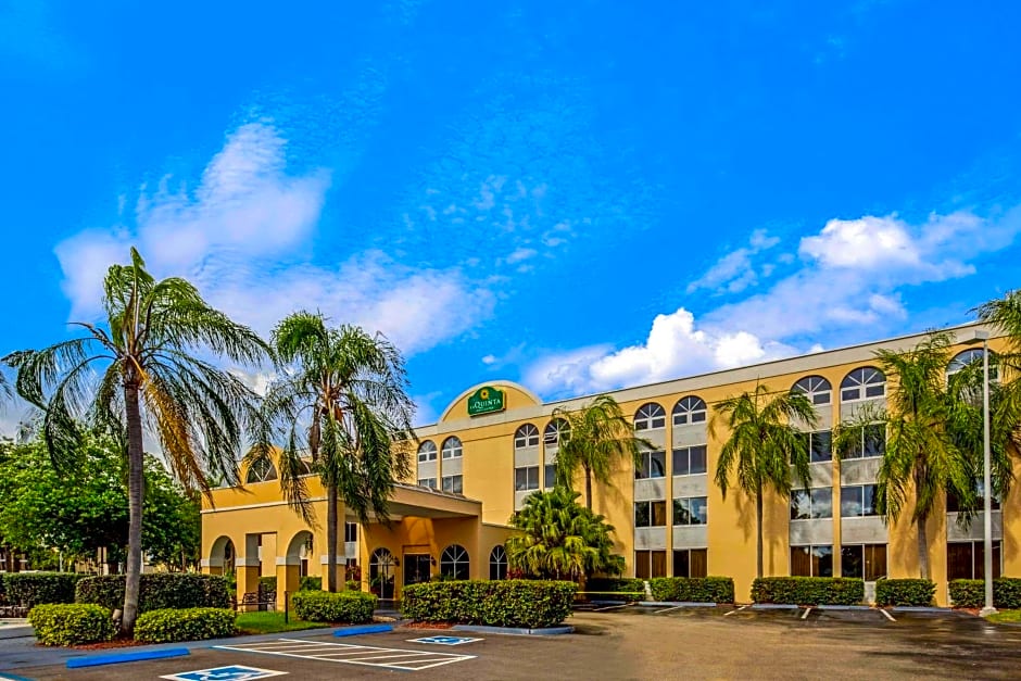 La Quinta Inn & Suites by Wyndham Miami Lakes
