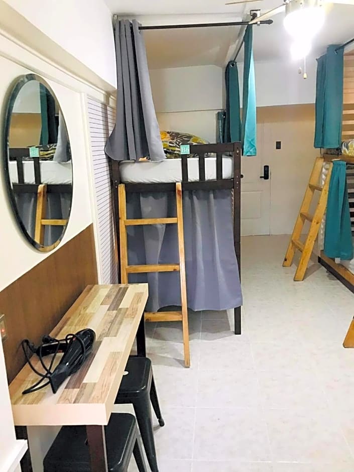 CHE & JAMES FEMALE GUEST House COLON, CEBU