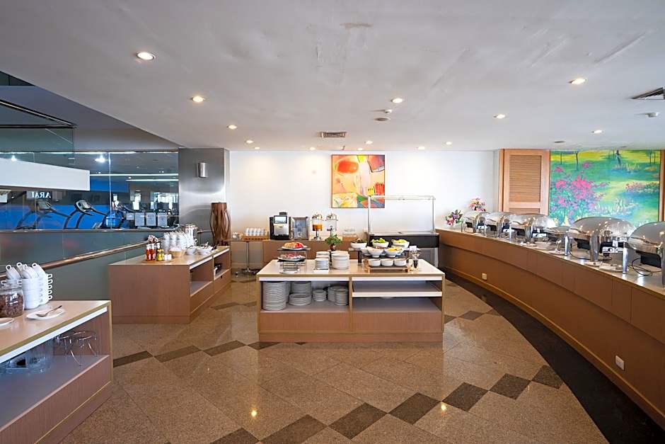 Riverine Place Hotel and Residence