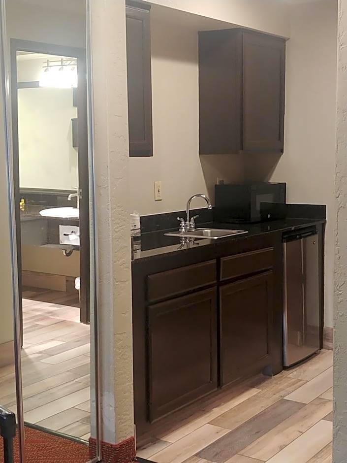 Best Western Plus Parkway Inn