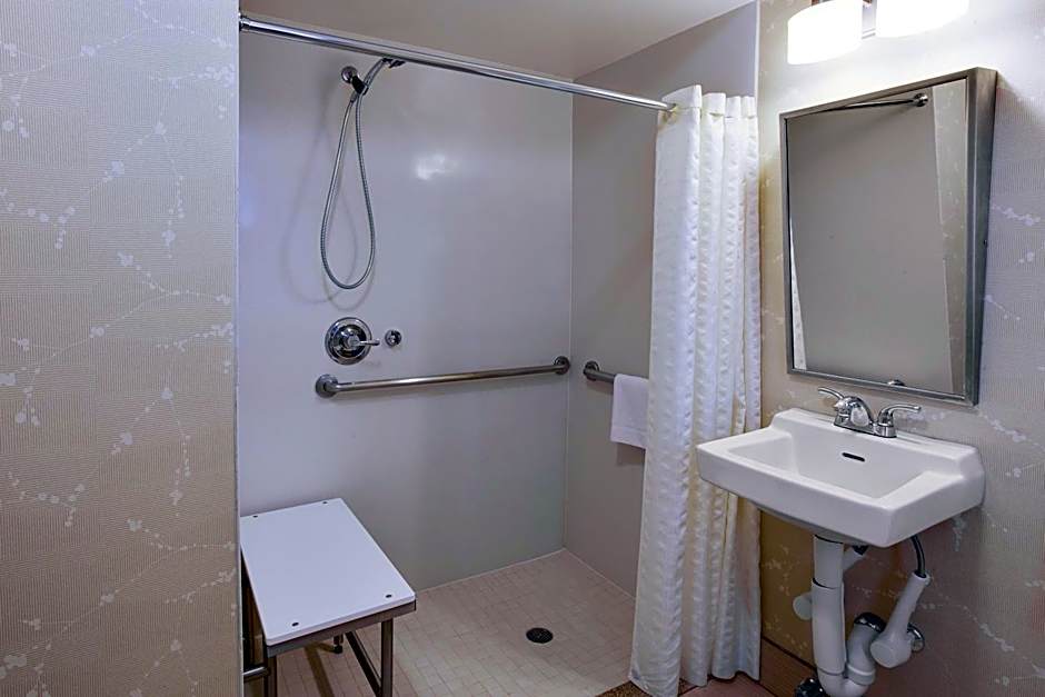 The Hotel @ Fifth Avenue