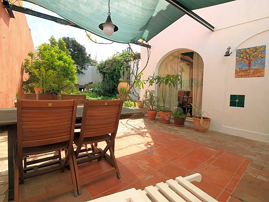 Tavira Townhome with private Garden