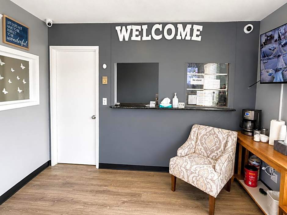 Royal Gateway Motel by OYO