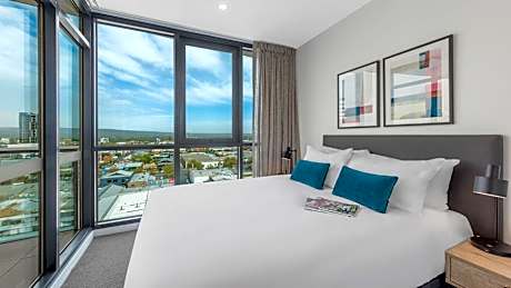One-Bedroom Suite - No Housekeeping