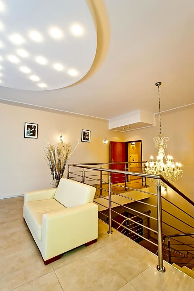 Zajazd CHATA Kębłowo