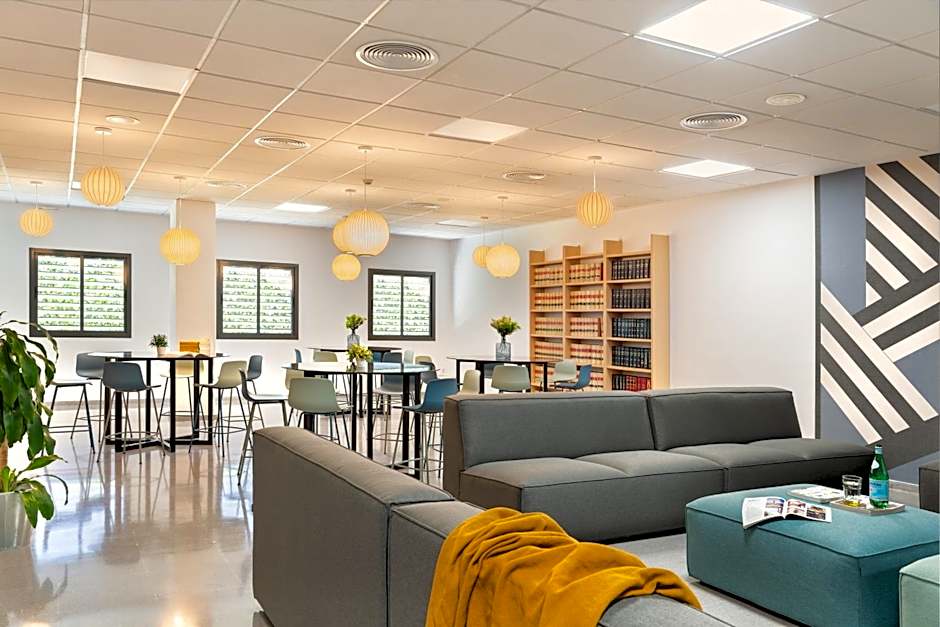 Micampus Estanislao del Campo, Student Residence