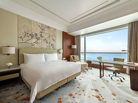 Deluxe King Room with Sea View