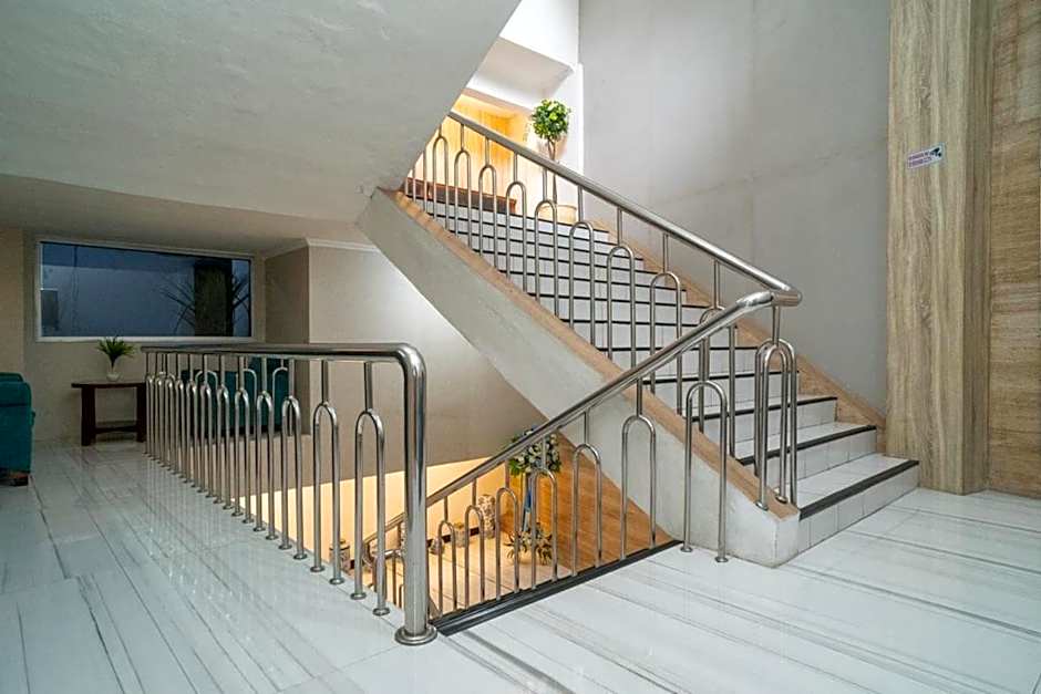 Fortuna Hotel by RedDoorz – Jakarta, NY
